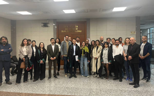 /haber/gazeteci-furkan-karabay-a-akin-gurlek-e-hakaret-iddiasiyla-para-cezasi-312165