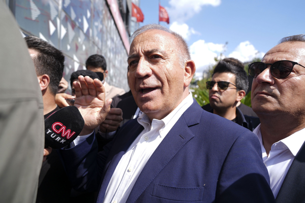 Mahkemeden 'Gürsel Tekin’ kararı: Göreve devam edecek