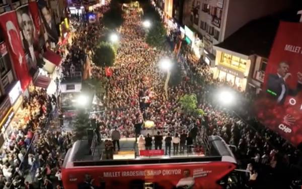 Özgür Özel Bolu'dan seslendi: "İktidarımızda Bolu'da bir tane fakir kalmayacak"