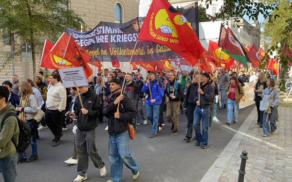 Berlin’de büyük barış mitingi