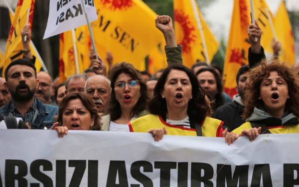 /haber/egitim-sen-mucadelemizi-kararlilikla-surduruyoruz-312253