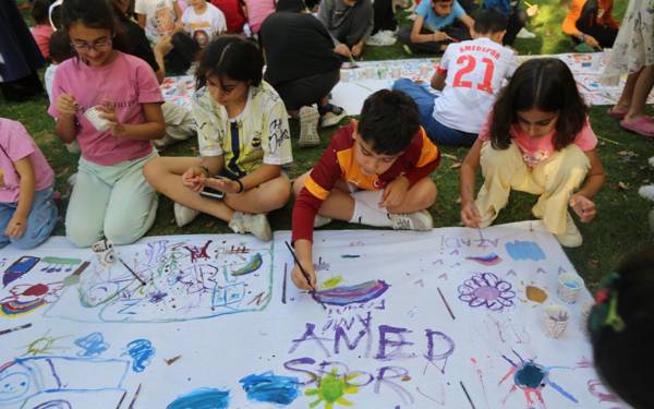 Li Amedê polîsan dest danîn ser xêzên zarokan