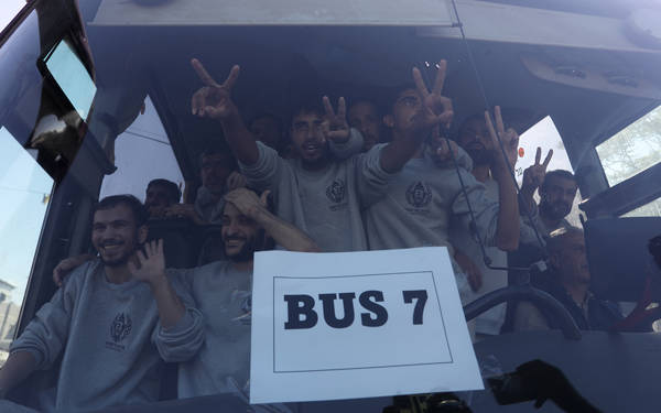 Gazze Şeridi’ndeki ateşkes kapsamında esir takası yapıldı