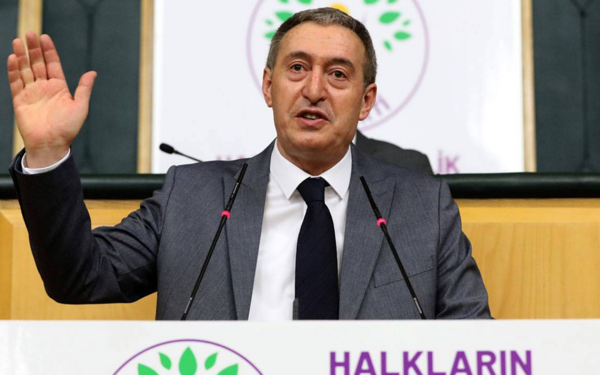 /haber/tuncer-bakirhan-komisyonun-ocalan-la-gorusmesini-tabulastirmamaliyiz-312544