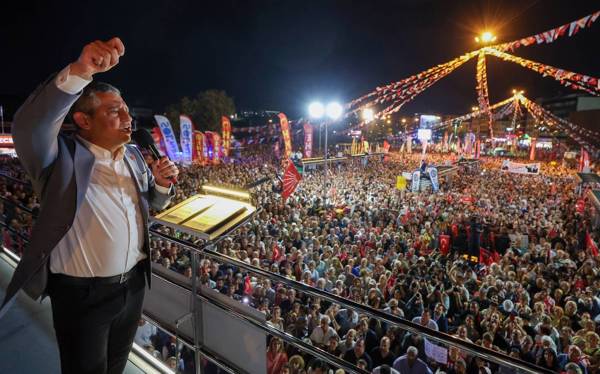 /haber/ozgur-ozel-sariyer-den-seslendi-gelecek-secimi-turkiye-ittifaki-kazanacak-kimse-kaybetmeyecek-312587