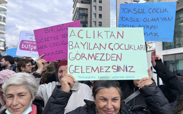 "Her 4 çocuktan biri yoksul her 5 çocuktan biri aç"