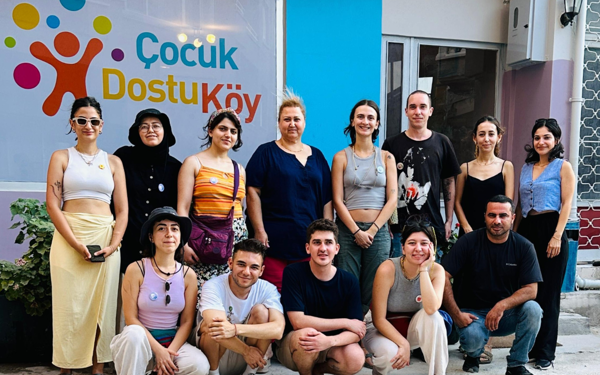 Çocuk Dostu Köy kapılarını sanata açıyor