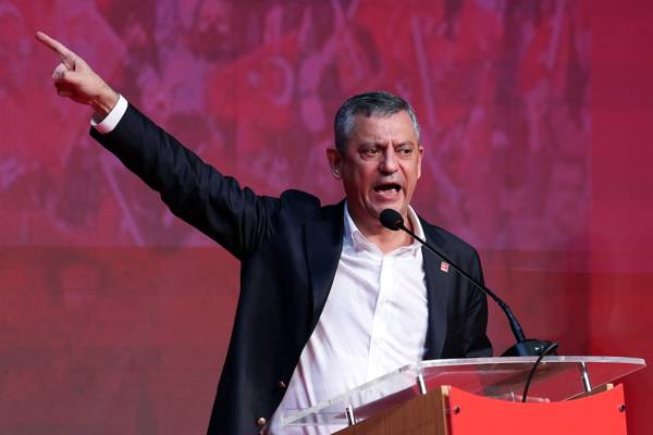 Özgür Özel: Tayyip Bey iktidarını sürdürmek için her şeyi göze almış