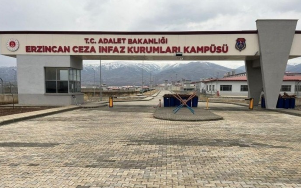 Nurcan Aslan’ın tahliyesi disiplin cezaları gerekçesiyle ikinci kez ertelendi