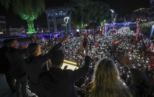 Özgür Özel Arnavutköy'den seslendi: "Hakkaniyet istiyoruz; canımıza tak etti"