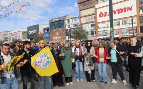 /haber/binler-esenyurttan-seslendi-baris-herkesi-kucaklar-312906