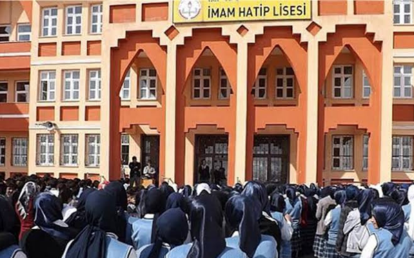 MEB, Bakan Tekin’in istişare kurulunda olduğu dernekle protokol imzaladı