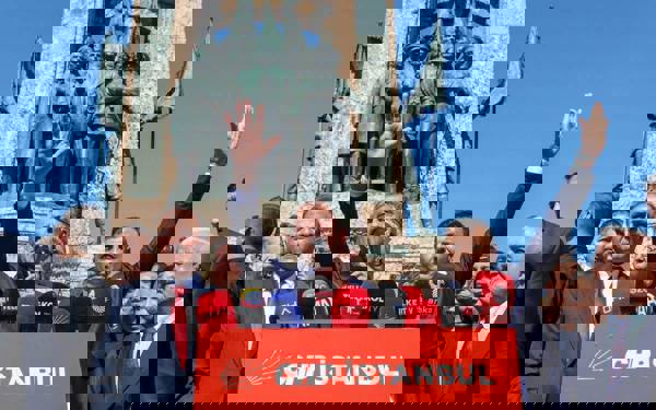 Özel’den Cumhuriyet Bayramı mesajı: Hepimizin görevi kararlılıkla çalışmak