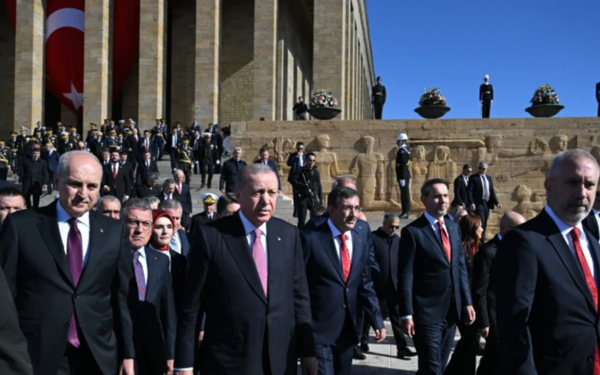Anıtkabir'deki '29 Ekim' töreninde yine 'Erdoğan' sloganları atıldı