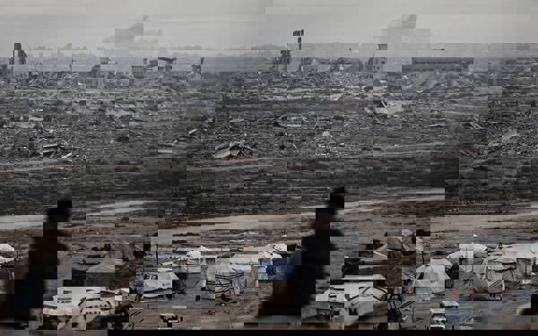 Dr. Yasin Duman: “Hêzên navnetewî li Rojhilata Navîn koçberîyê wek amûrek polîtîk bi kar tînin”