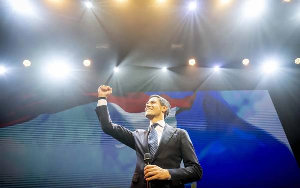 /haber/hollanda-secimleri-liberal-d66-birinci-parti-wilders-in-gerileyen-irkci-partisi-koalisyon-disi-313026