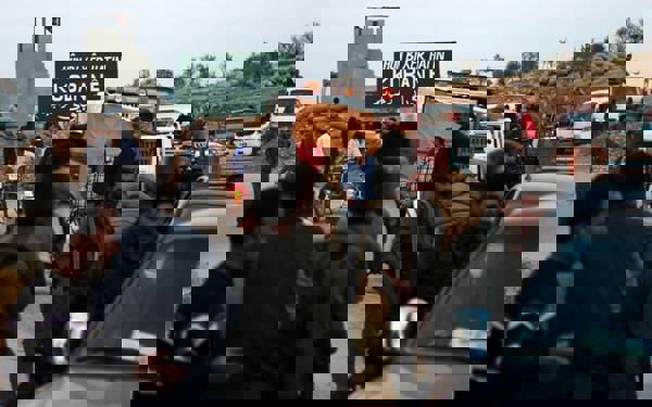 “1 Kasım Dünya Kobanî Günü kutlu olsun”