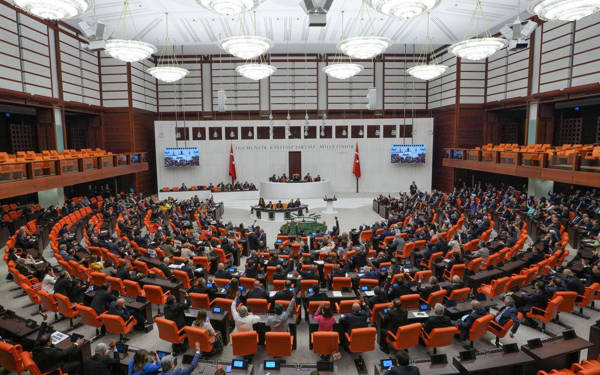 Tülay Hatimoğulları ve Özgür Özel'in aralarında olduğu 11 vekil hakkında dokunulmazlık fezlekesi