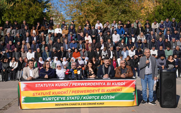 750 sazî û dezgeh: Bila kurdî bibe zimanê fermî