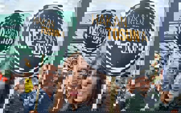 Gazeteci Hakan Tosun anısına İzmir’de sergi düzenleniyor