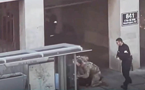 ABD: İki askeri vuran Afganistanlı ABD işbirlikçisi çıktı, Trump yönetimi tüm göçmenleri hedef aldı