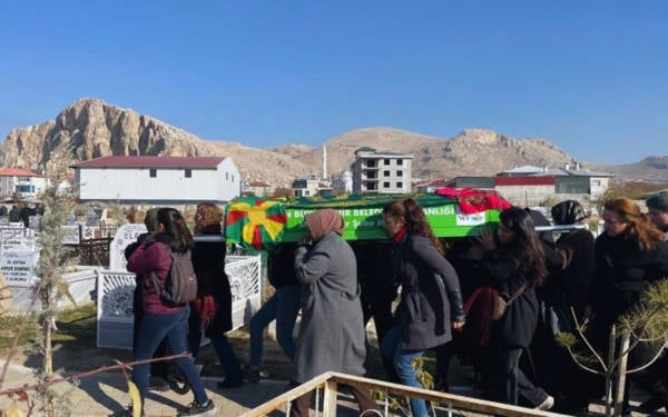 Dilan Karaman, Van'da toprağa verildi