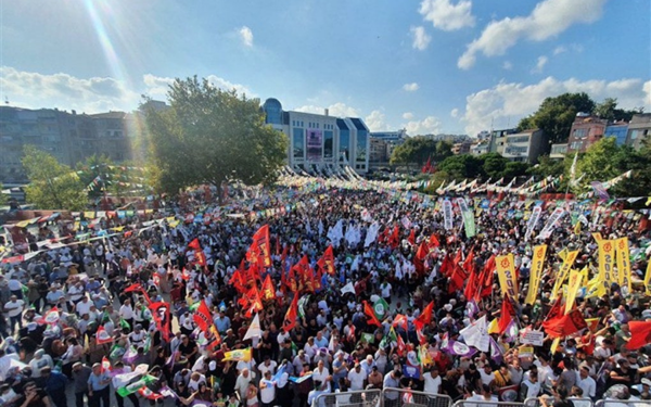 İstanbul "ekmek ve barış" mitingine hazırlanıyor