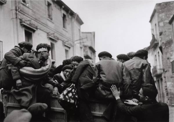 Photographer of old: Robert Capa’s legacy on display in İstanbul