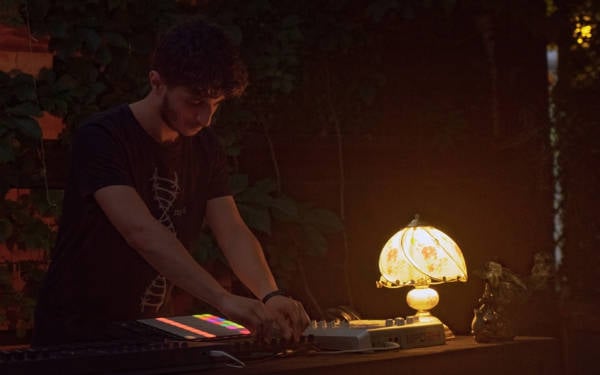 Xodî ile Kürtçe-elektronik müzik üzerine: Ayağını buraya basıp yüzünü evrene dönebilenlerin zamanı