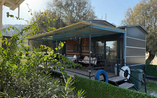 Tiny houses sprout on Turkey's agricultural fields