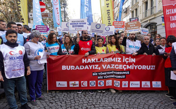 Aile Sağlık Merkezleri çalışanları ülke çapında eylemdeydi: "Haklarımız için buradayız"