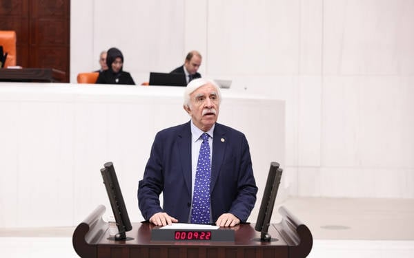 /haber/cengiz-candar-disisleri-bakaninin-kullandigi-dil-milyonlarca-kurtun-kalbini-kiriyor-314706