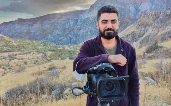 Rojnameger Cîhan Berk hat desteserkirin