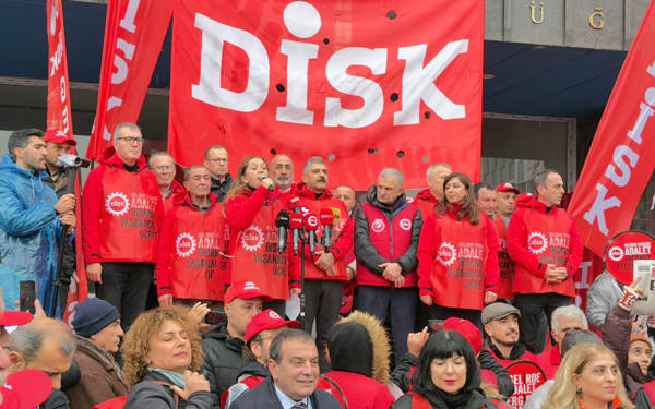 DİSK Ankara’ya yürüdü: İnsanca yaşam, gelirde ve vergide adalet