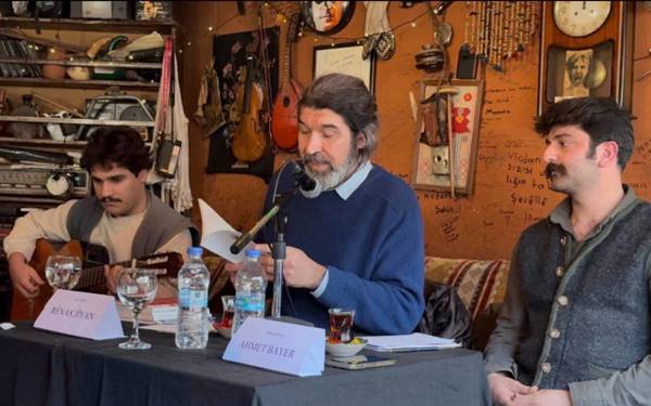 Gotûbêja Rênas Jiyan û hezkirina xwînerên wî yên ciwan