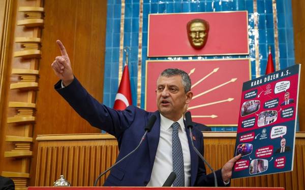 Özgür Özel: İktidar kendi krizlerini yakar topu gibi birbirine atıyor