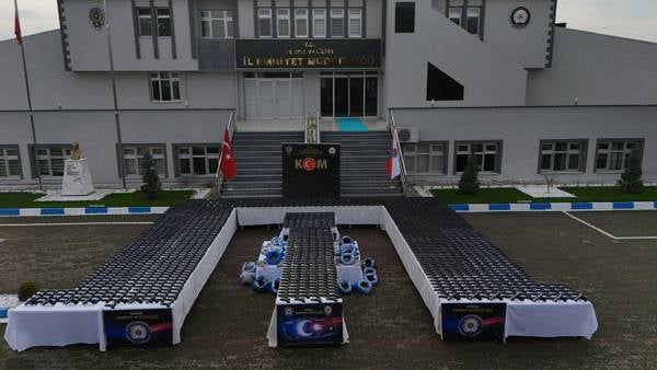 Bus carrying thousands of firearm parts seized en route to İstanbul