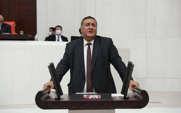 "Asgari ücret açlık sınırının altında, işçiye ‘aç yaşa’ deniliyor"