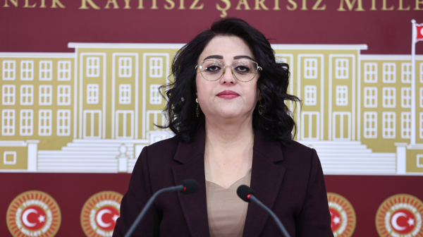 "Yüksekova'da elektrik kesintileri hayatı durma noktasına getirdi"