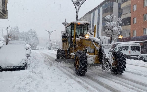 Van, Hakkâri, Bitlis ve Muş’ta kar nedeniyle 423 yerleşim yerine ulaşım sağlanamadı