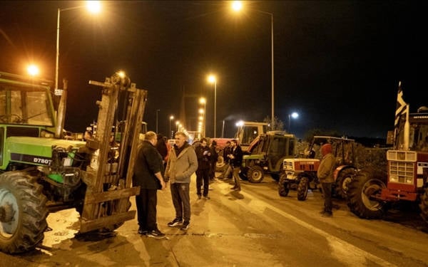 Yunanistan’da çiftçiler Selanik-Atina yolunu kapatma kararı aldı