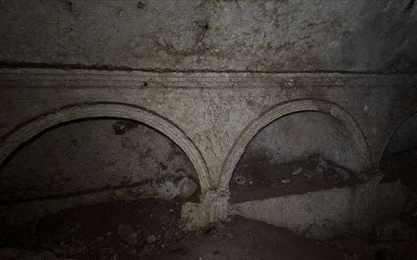 Adıyaman’da 1800 yıllık olduğu değerlendirilen kubbeli mezar odası bulundu