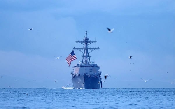 ABD, uyuşturucu taşıdığını iddia ettiği gemileri vurdu