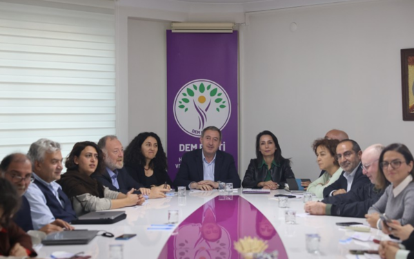 DEM Parti'den Suriye’deki garantörlere çağrı: Sorumluluklarınızı yerine getirin