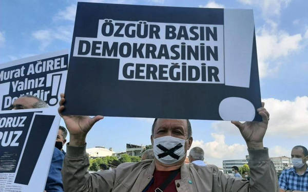 Hesabên Xê yên JINNEWS û Ajansa Mezopotamyayê hatin astengkirin