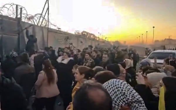 /haber/suriye-insan-haklari-gozlemevi-direktoru-thomas-barrack-halep-teki-katliamin-manevi-ortagidir-315465