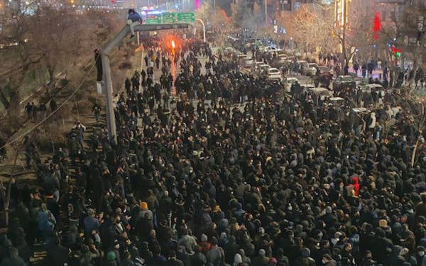 İran karartma altında: İnternet kesintisi 90 saattir sürüyor