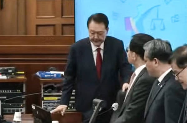 Kore Cumhuriyeti: Tutuklu eski Cumhurbaşkanı Yoon'a idam talebi