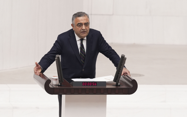 AKP Sözcüsü Çelik'in "Obama aradığı zaman kapıları açtık" itirafına CHP'den tepki