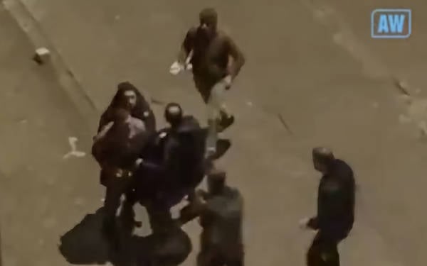 Cizre: Haber izleyen gazeteci Oruç darp edilerek gözaltına alındı